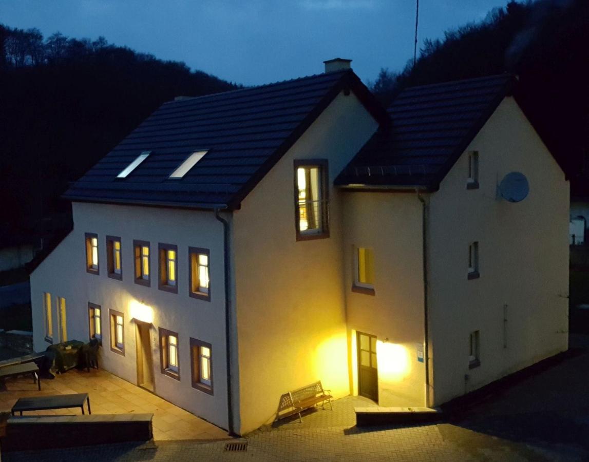 Suedeifel Ferienhaeuser Christian Faust Villa Zweifelscheid Exterior photo